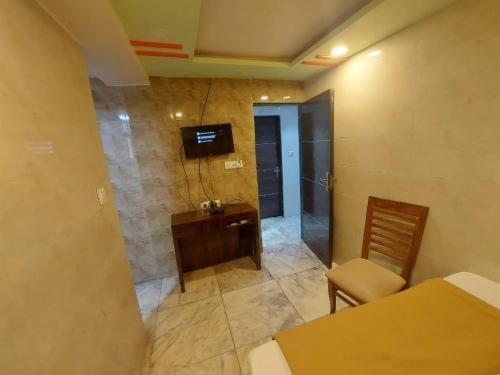 Glitz Hotels Sai Guest House - Nr Inorbit Mall Vashi 纳威孟买 外观 照片