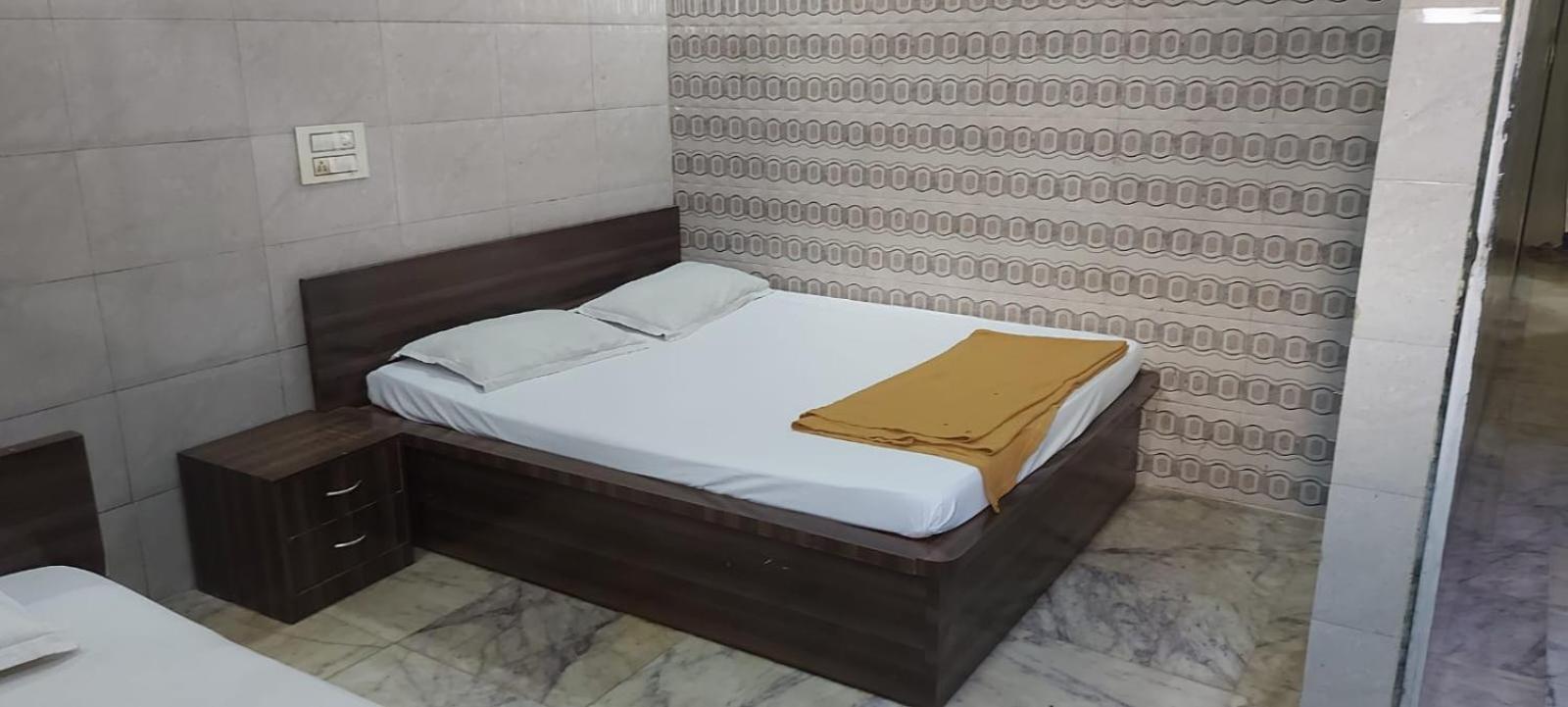 Glitz Hotels Sai Guest House - Nr Inorbit Mall Vashi 纳威孟买 外观 照片