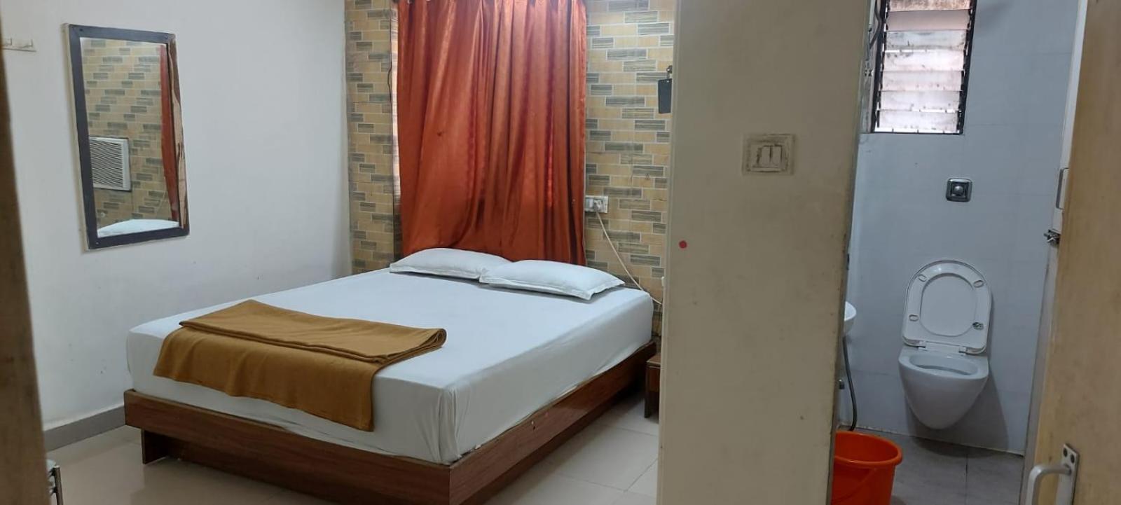 Glitz Hotels Sai Guest House - Nr Inorbit Mall Vashi 纳威孟买 外观 照片