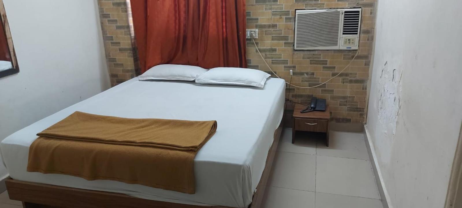 Glitz Hotels Sai Guest House - Nr Inorbit Mall Vashi 纳威孟买 外观 照片