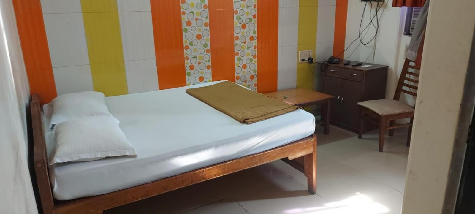 Glitz Hotels Sai Guest House - Nr Inorbit Mall Vashi 纳威孟买 外观 照片