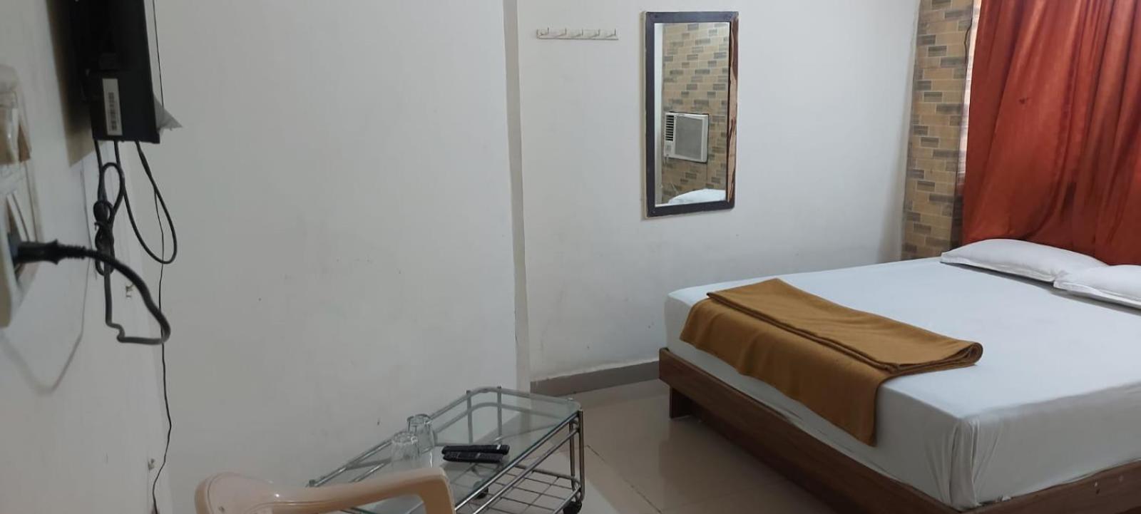 Glitz Hotels Sai Guest House - Nr Inorbit Mall Vashi 纳威孟买 外观 照片