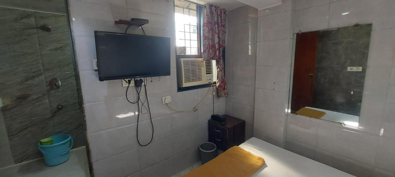 Glitz Hotels Sai Guest House - Nr Inorbit Mall Vashi 纳威孟买 外观 照片