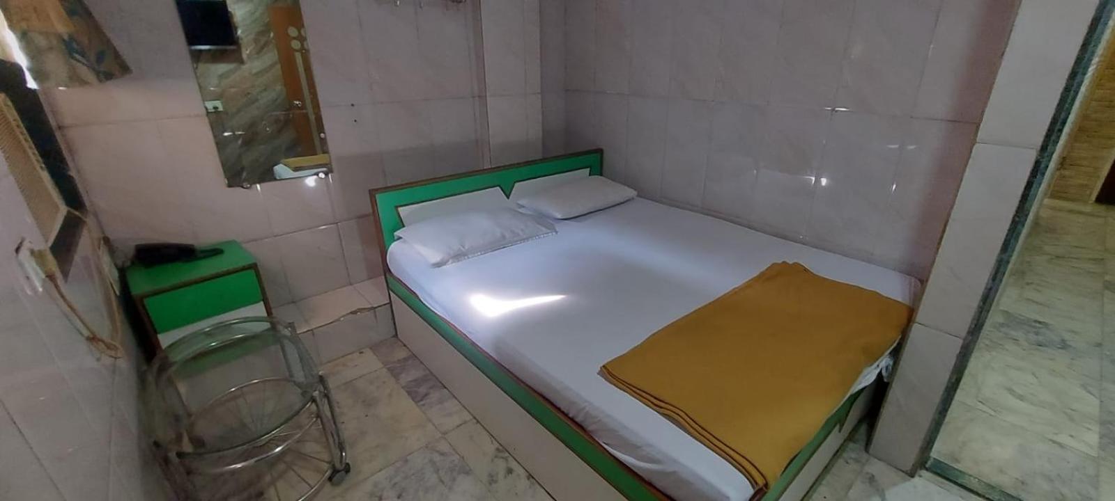 Glitz Hotels Sai Guest House - Nr Inorbit Mall Vashi 纳威孟买 外观 照片