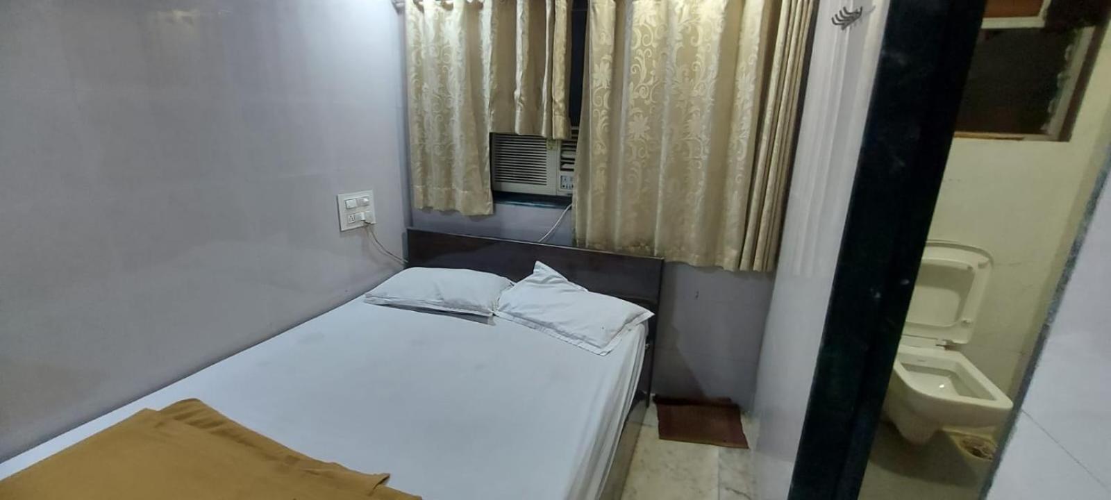 Glitz Hotels Sai Guest House - Nr Inorbit Mall Vashi 纳威孟买 外观 照片